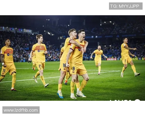 新浪体育足球星:球场之光引领未来足坛新潮流,热血与荣耀交织前行 新浪体育足球星:球场之光引领未来足坛新潮流,热血与荣耀交织前行